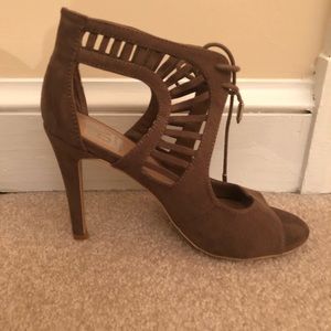 Dolce Vita Hexen Dress Sandal- Tan Suede- size 7